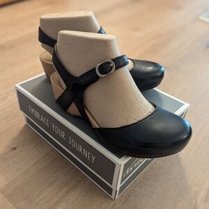Dansko Tiffani NWT